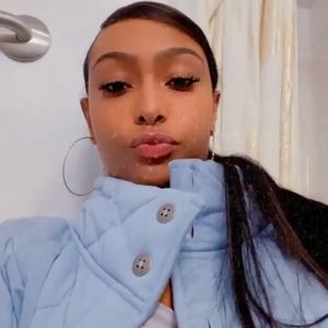 Meet your Posher, Danait